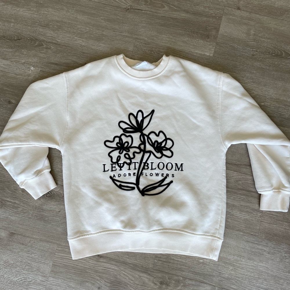 Zara kids White Sweatshirt with Black Floral Design